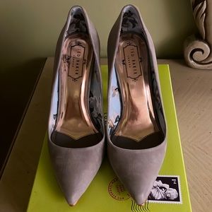Beautiful Ted Baker Pumps!